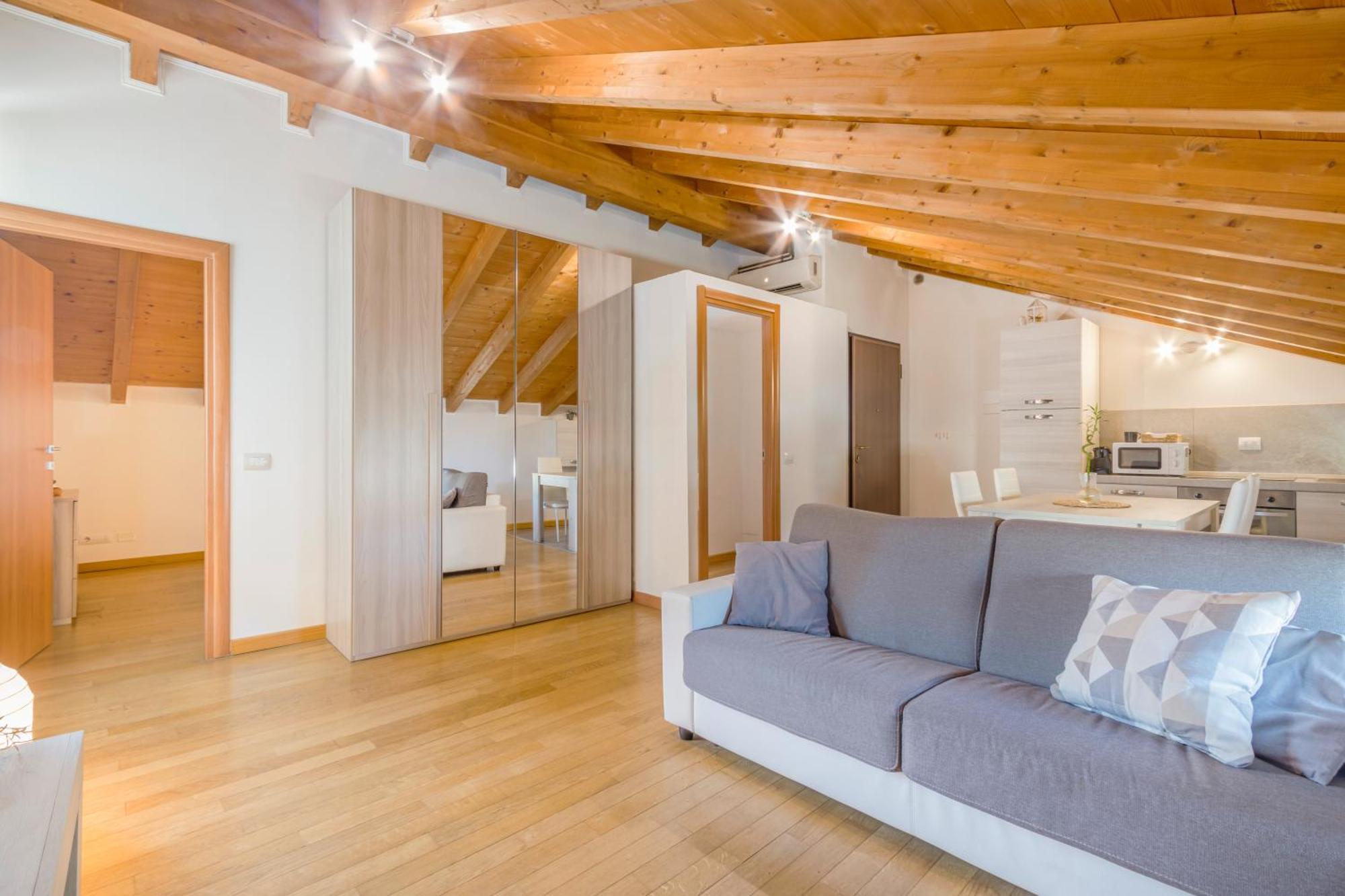 Stazione 200M - Wifi - Aria Condizionata - Smart Tv Apartment Парма Екстериор снимка