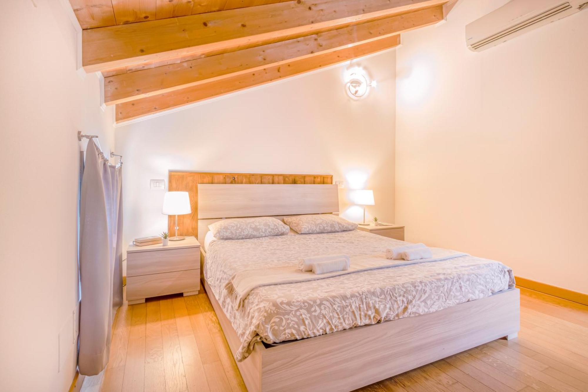 Stazione 200M - Wifi - Aria Condizionata - Smart Tv Apartment Парма Екстериор снимка