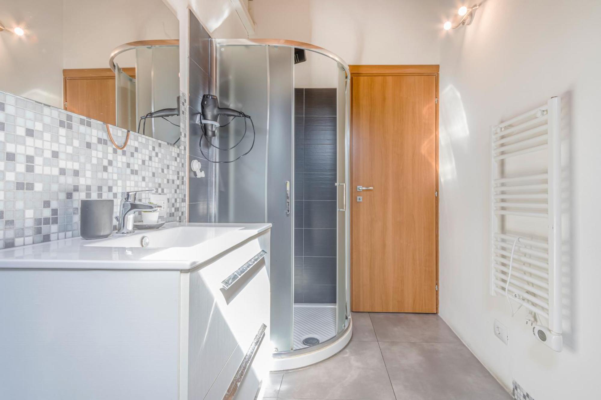 Stazione 200M - Wifi - Aria Condizionata - Smart Tv Apartment Парма Екстериор снимка
